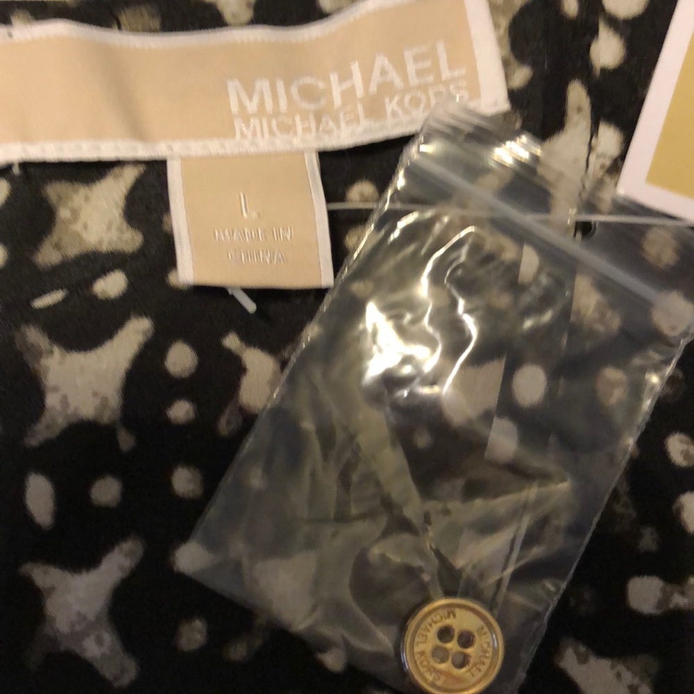 Michael Kors Sleeveless top. NWT - Picture 4 of 6
